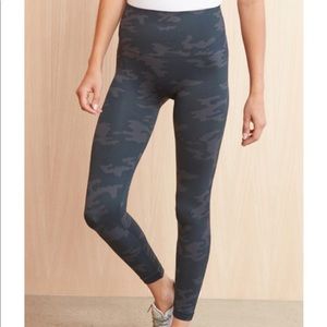 NWT camo spanx legging